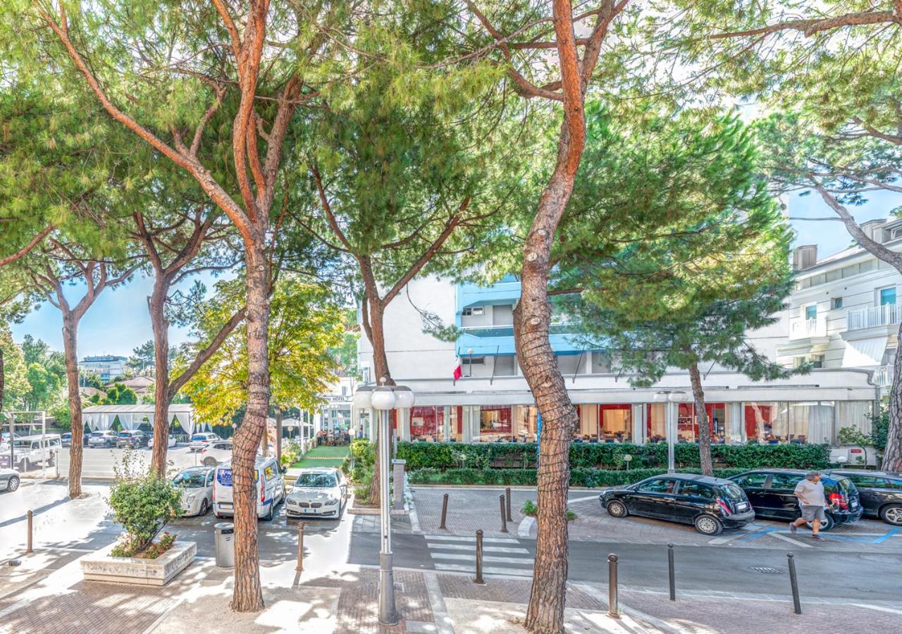 Hotel Zanarini In Centro A Riccione Exterior photo